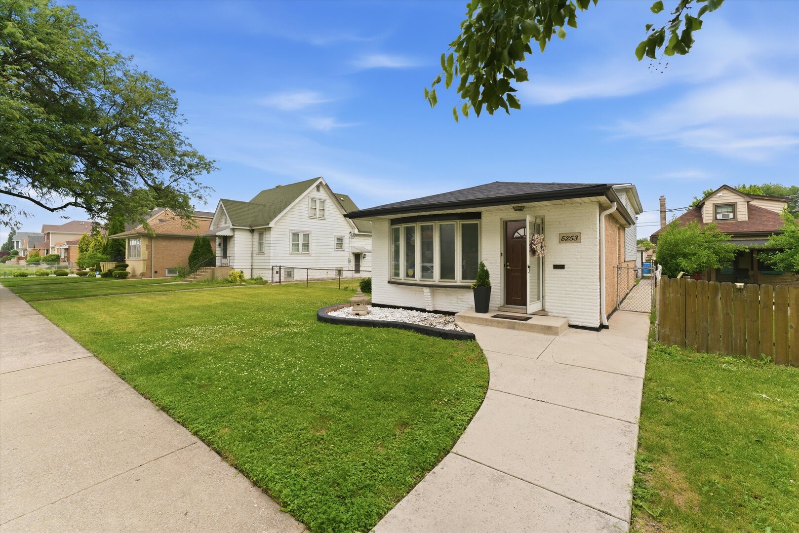 5253 S Moody Avenue Property Photo 10