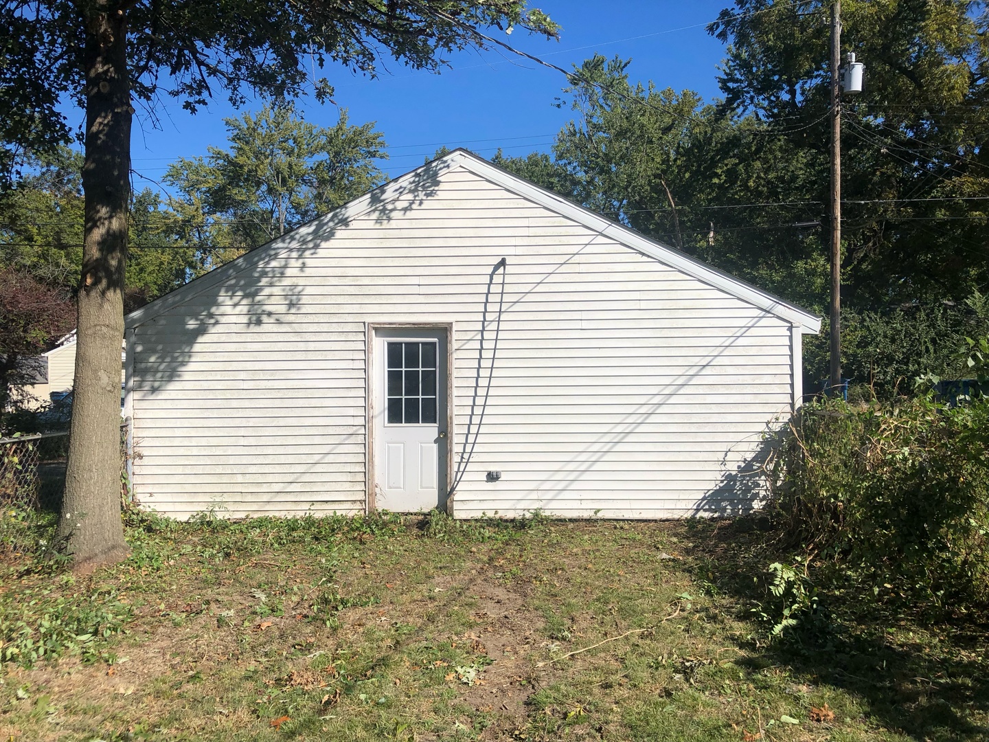 708 E 11th Street Property Photo 4