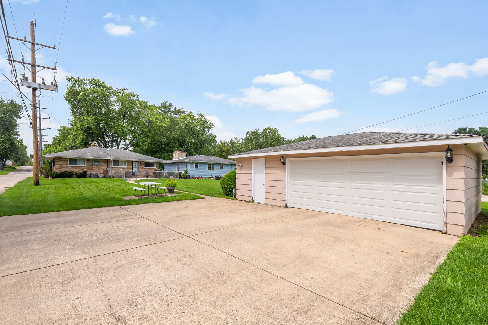 12727987 Property Photo 14