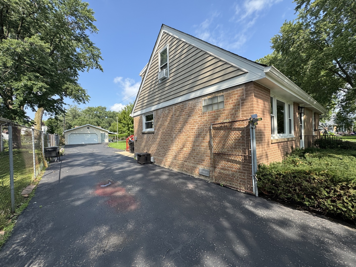 6806 Maple Court Property Photo 2