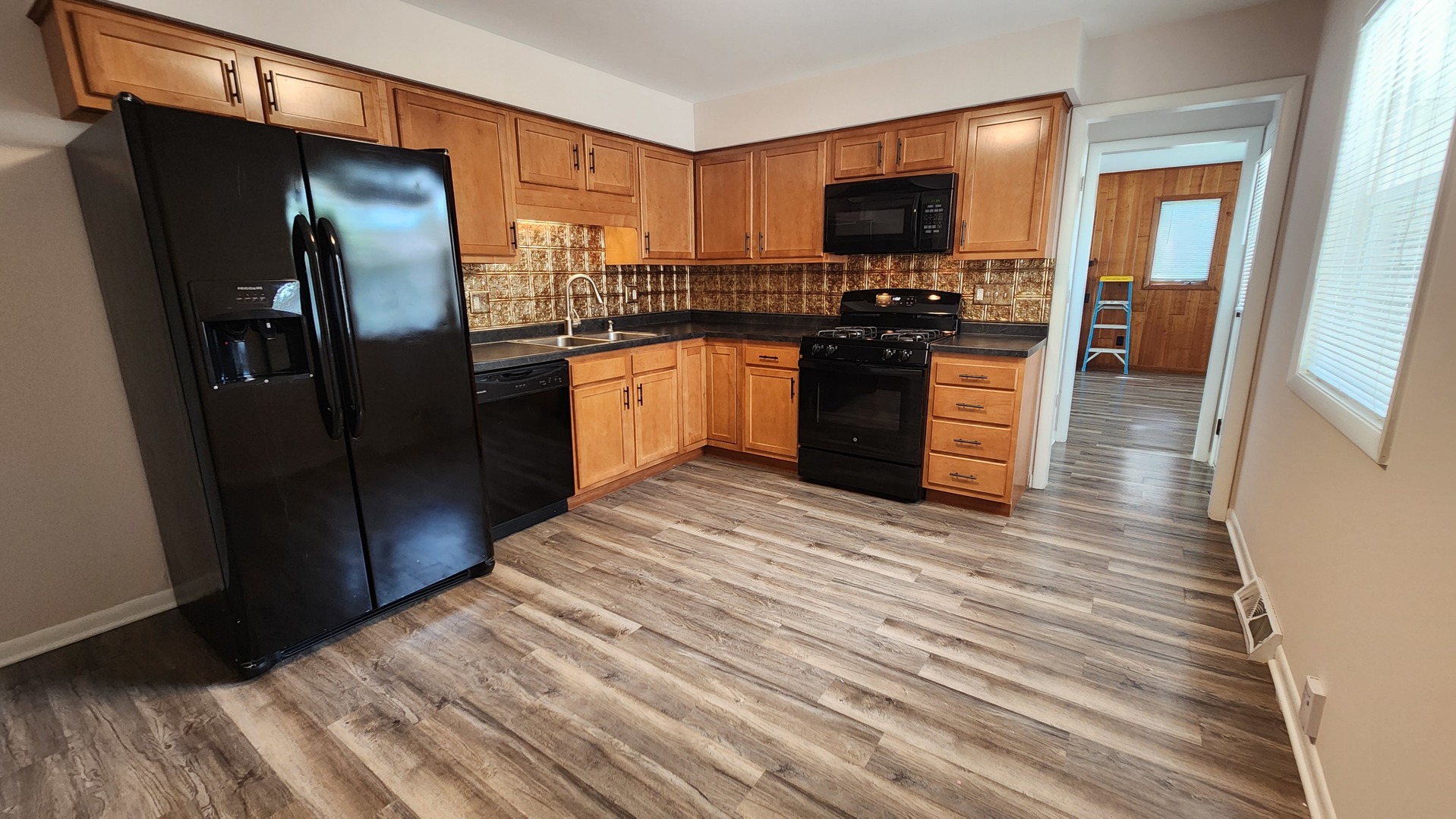 229 Hickory Street Property Photo 2