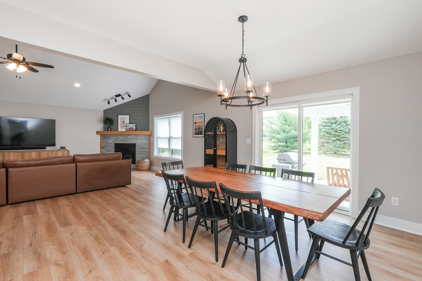 3172 Sun Valley Drive Property Photo 4
