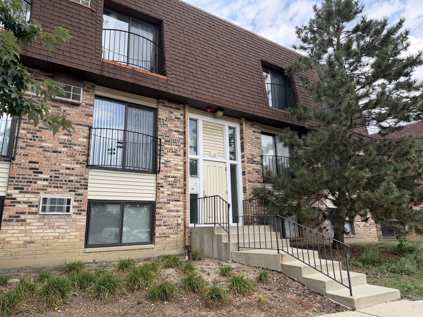 164 S Waters Edge Drive 201 Property Photo 1