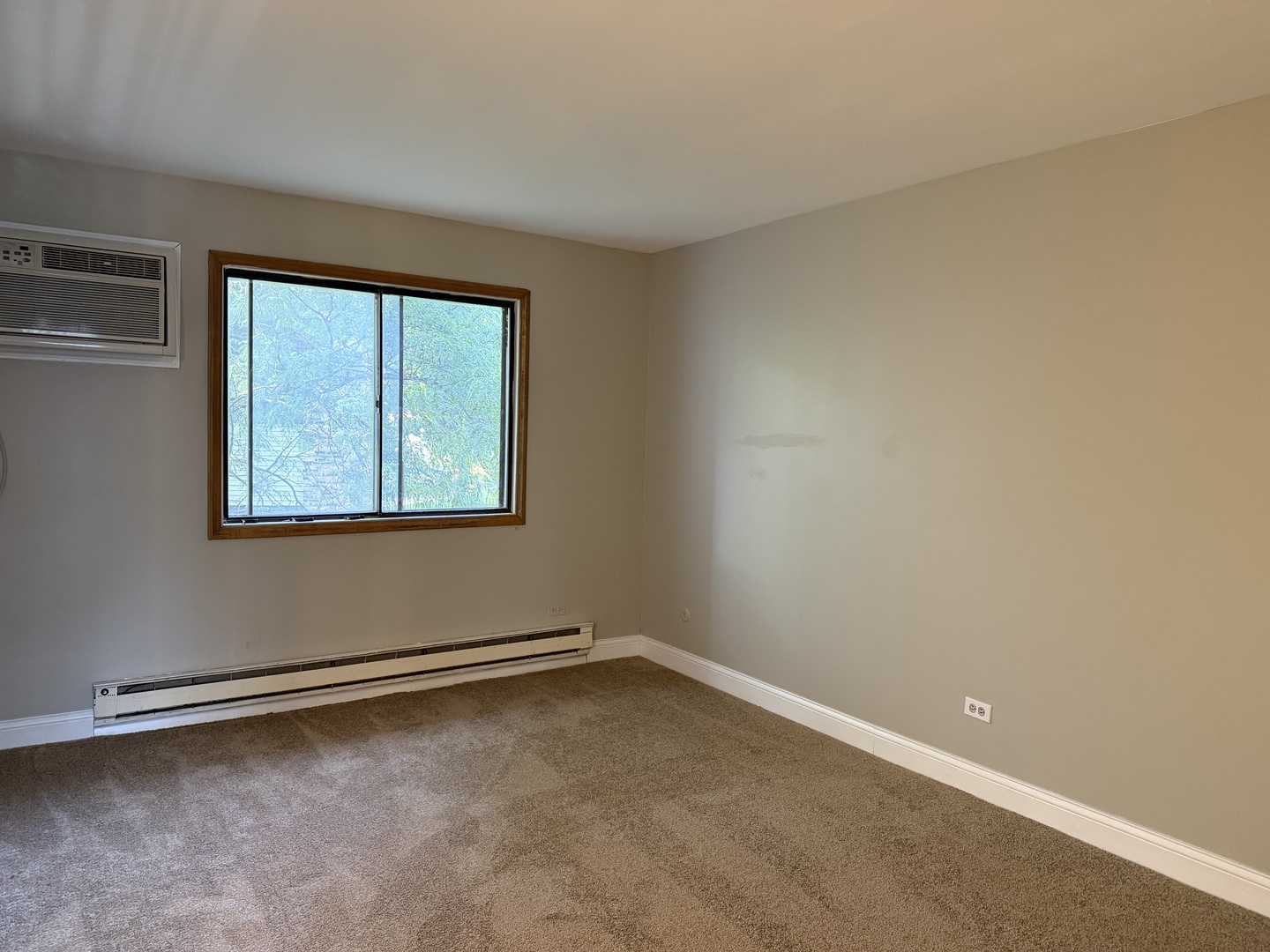 164 S Waters Edge Drive 201 Property Photo 9