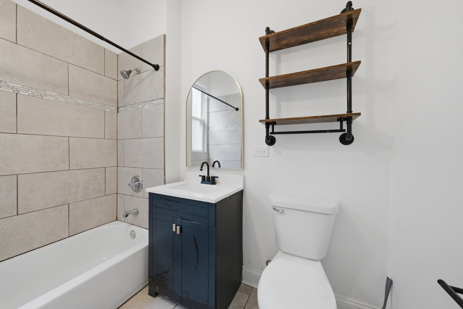 852 N Christiana Avenue 2 Property Photo 10