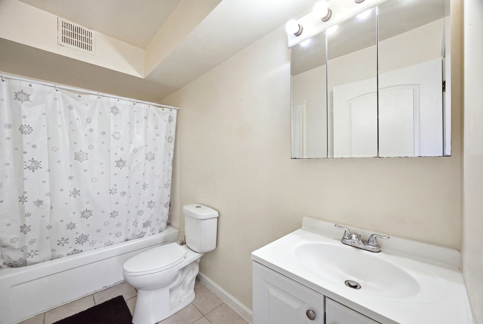 1250 W End Avenue Property Photo 15