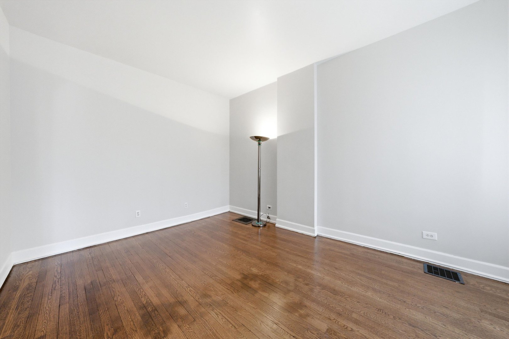 11223 S Forrestville Avenue Property Photo 6