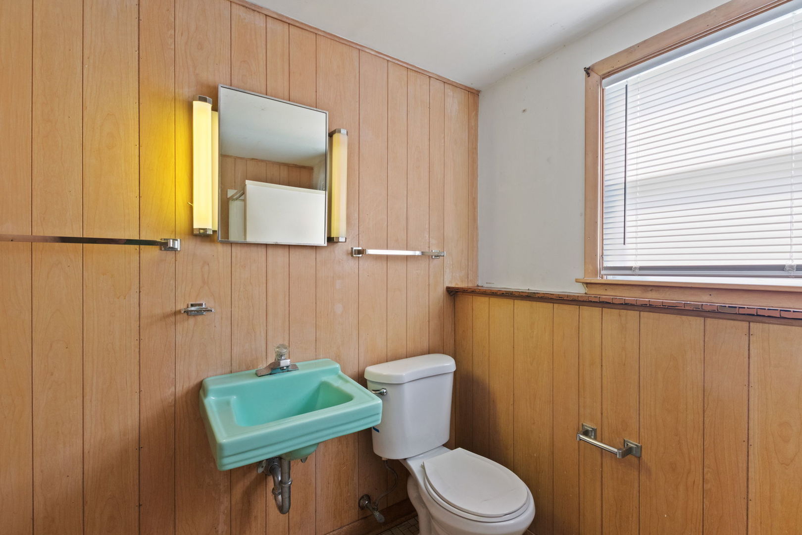 123 Ogden Avenue Property Photo 18