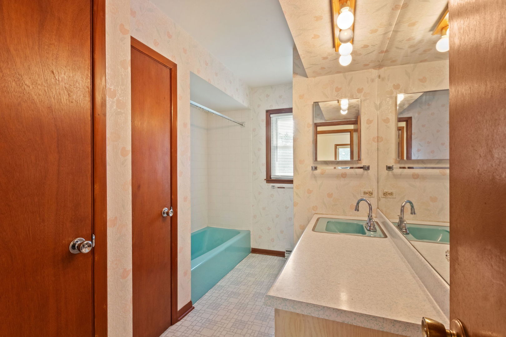 123 Ogden Avenue Property Photo 32