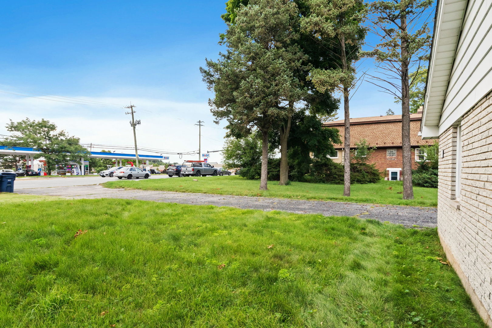 123 Ogden Avenue Property Photo 36