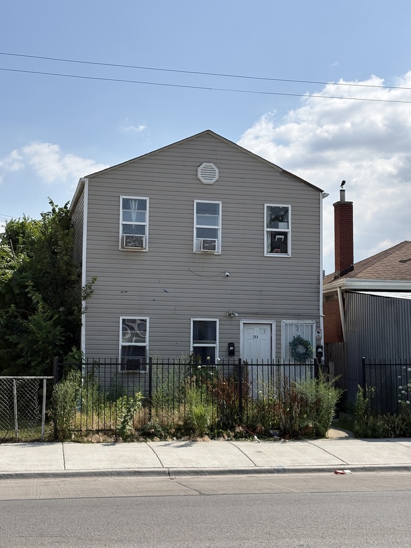 253 W 43rd Street Property Photo 1