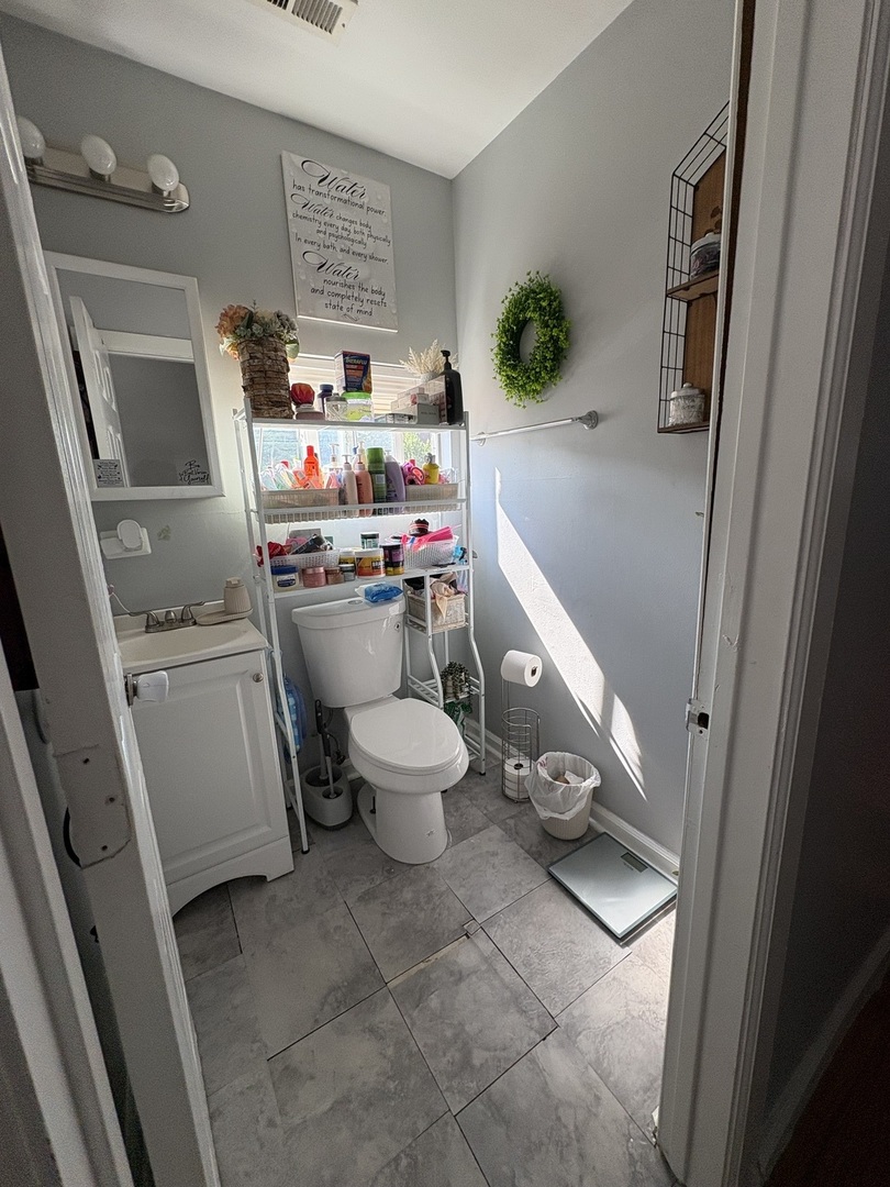 253 W 43rd Street Property Photo 6