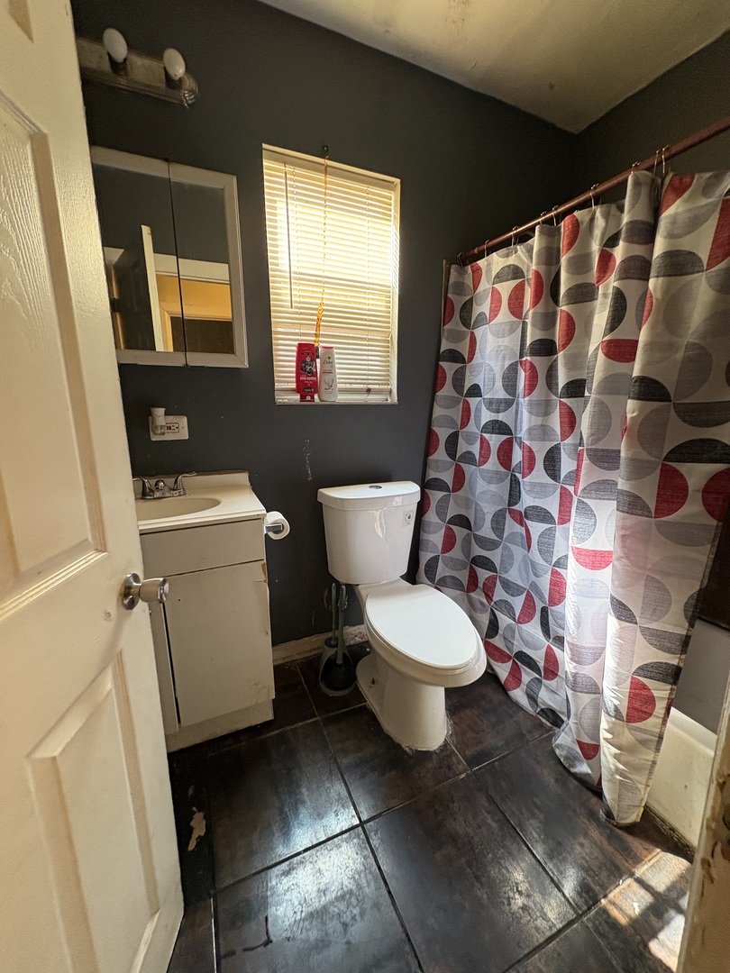 253 W 43rd Street Property Photo 9