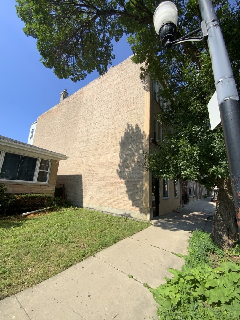 5511 W Diversey Avenue 3 Property Photo 3