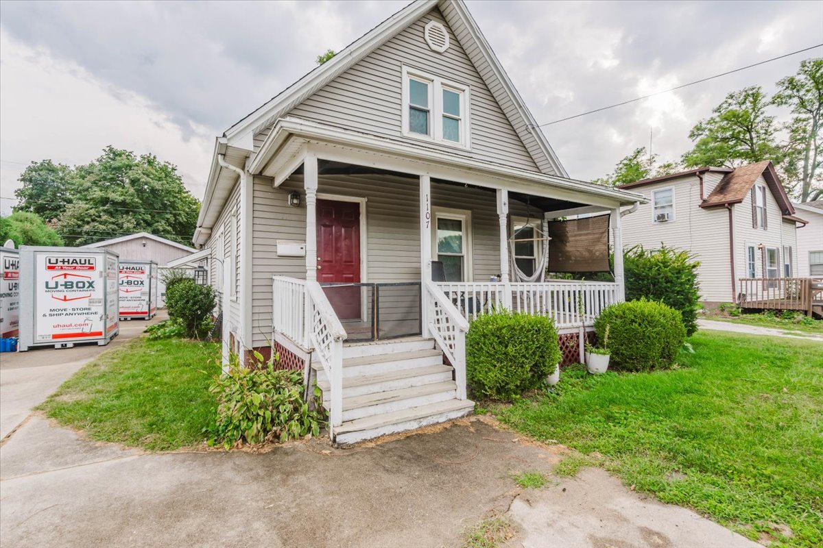 1107 E Washington Street Property Photo 3