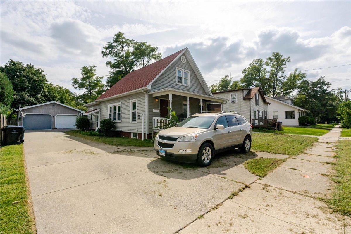 1107 E Washington Street Property Photo 4
