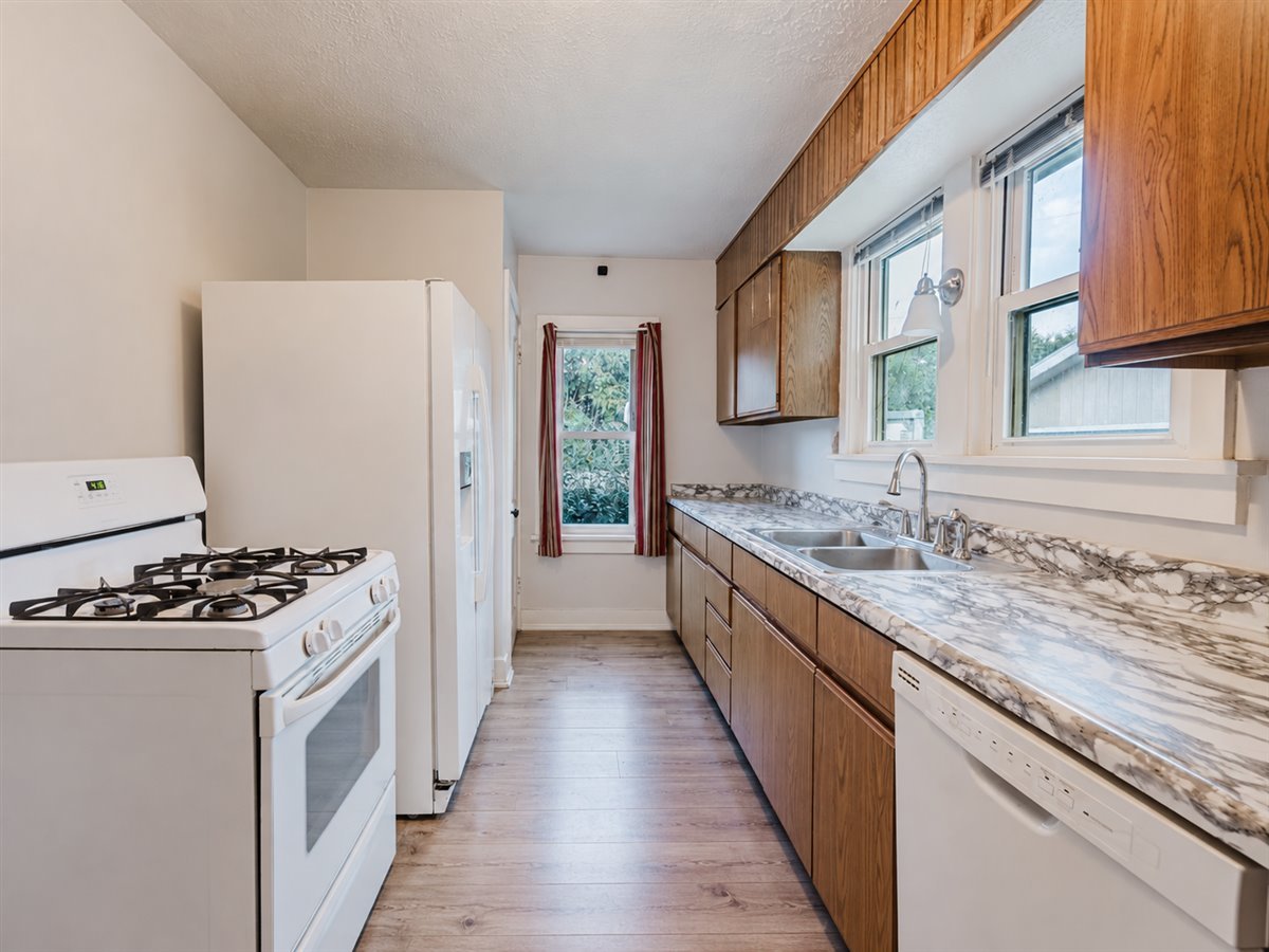 1107 E Washington Street Property Photo 6
