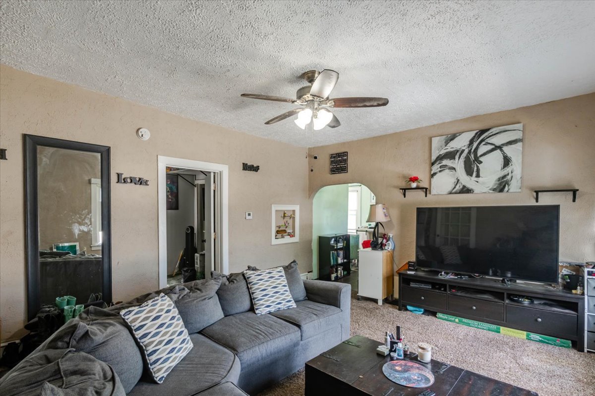1107 E Washington Street Property Photo 8