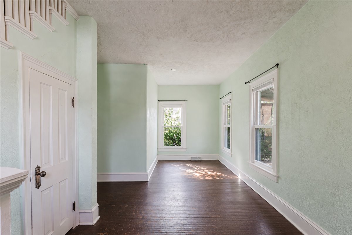 1107 E Washington Street Property Photo 10