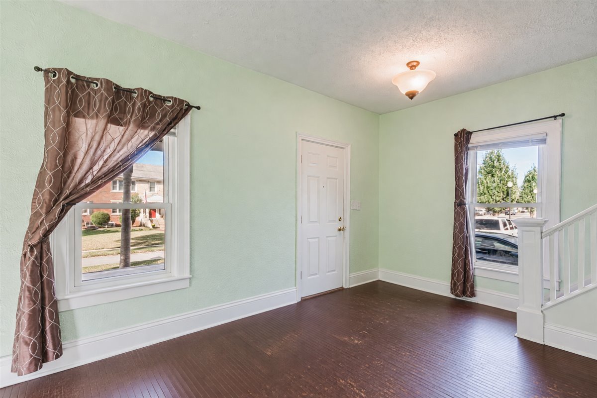 1107 E Washington Street Property Photo 12