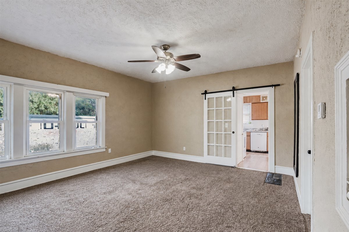 1107 E Washington Street Property Photo 13