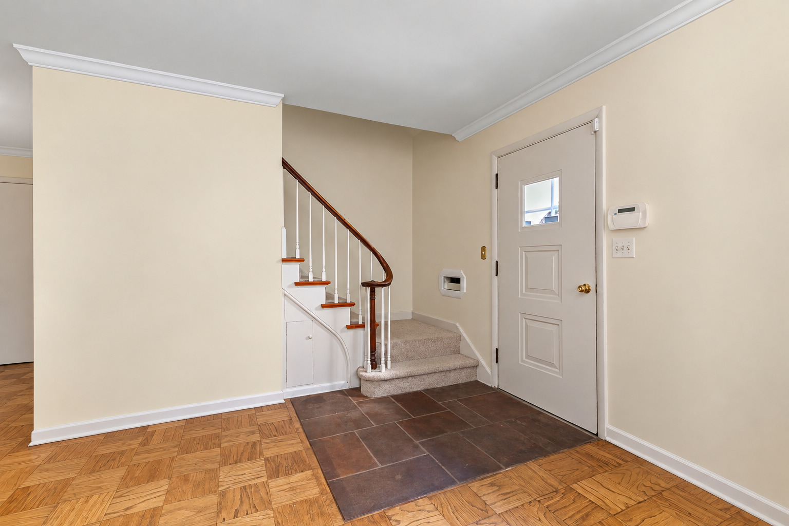214 Washington Circle Property Photo 3