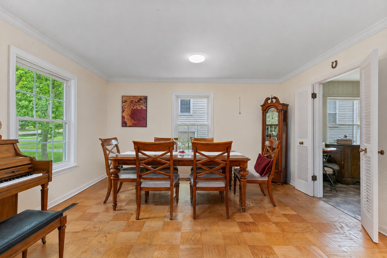 214 Washington Circle Property Photo 4