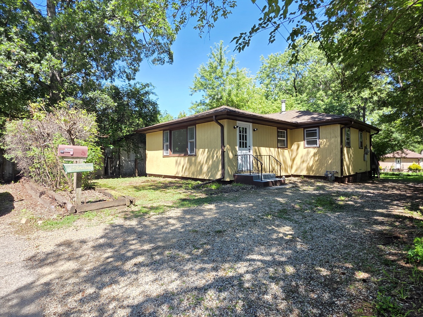 24492 W Hickory Street Property Photo 1