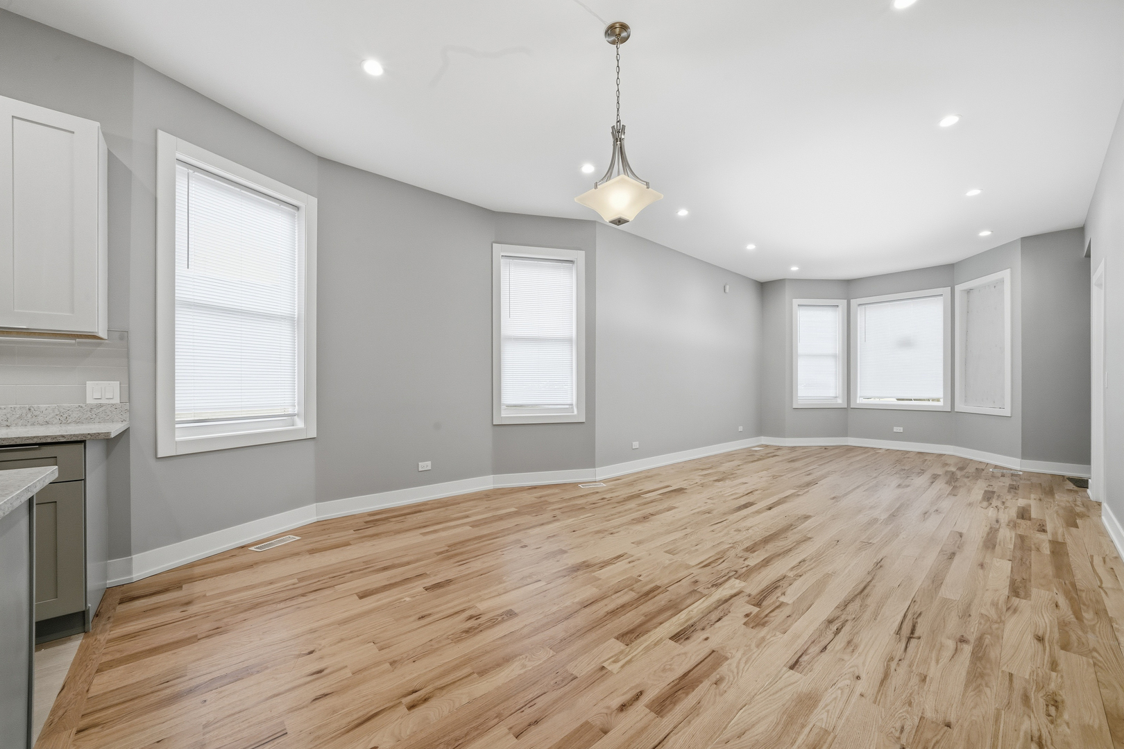 8839 S Colfax Avenue Property Photo 7