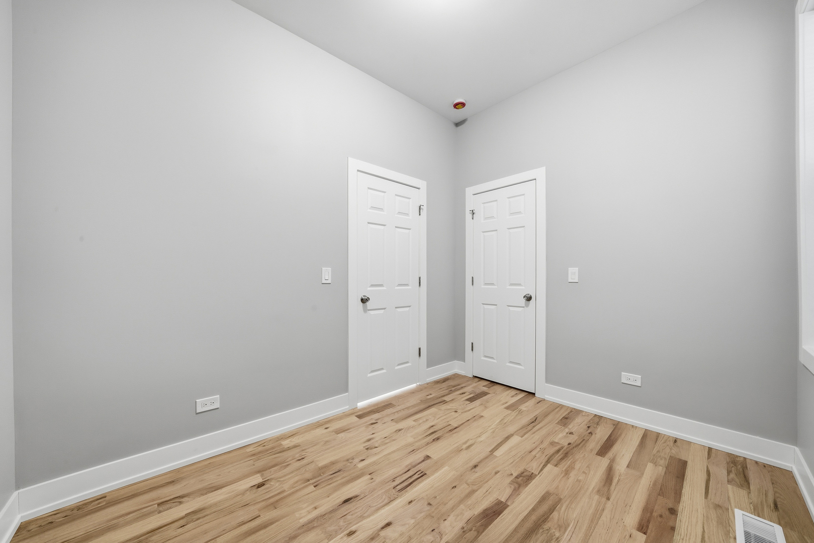 8839 S Colfax Avenue Property Photo 14