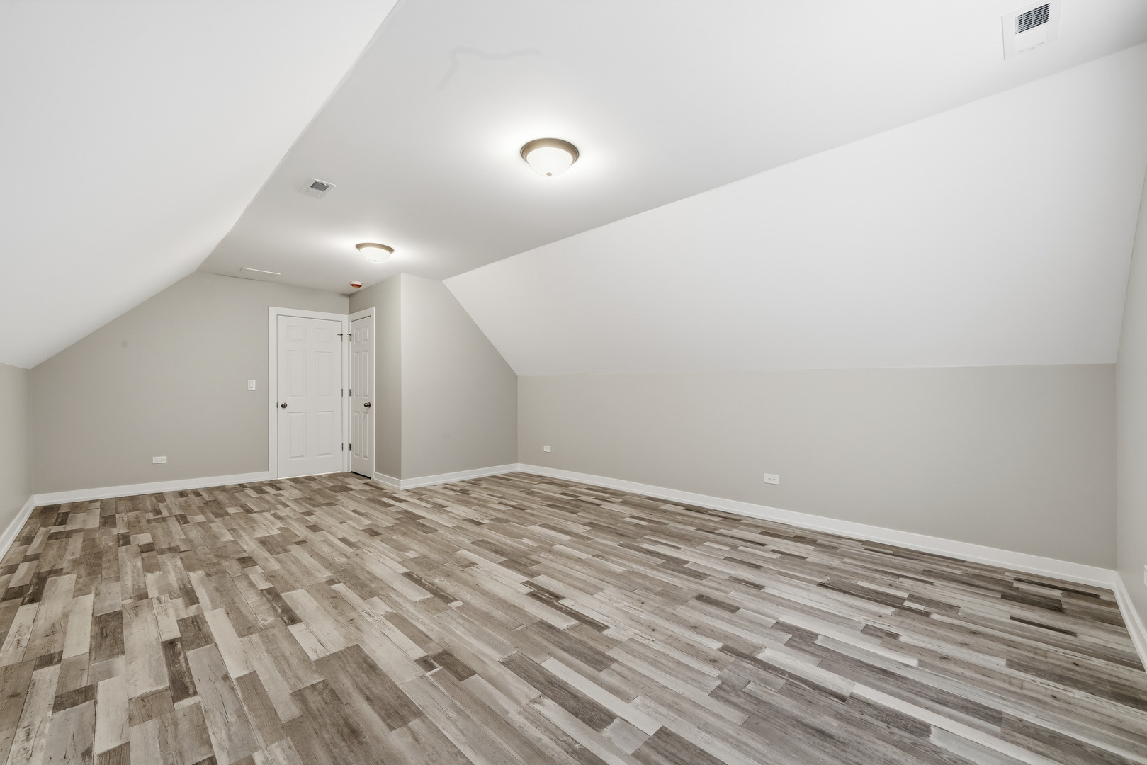 8839 S Colfax Avenue Property Photo 18
