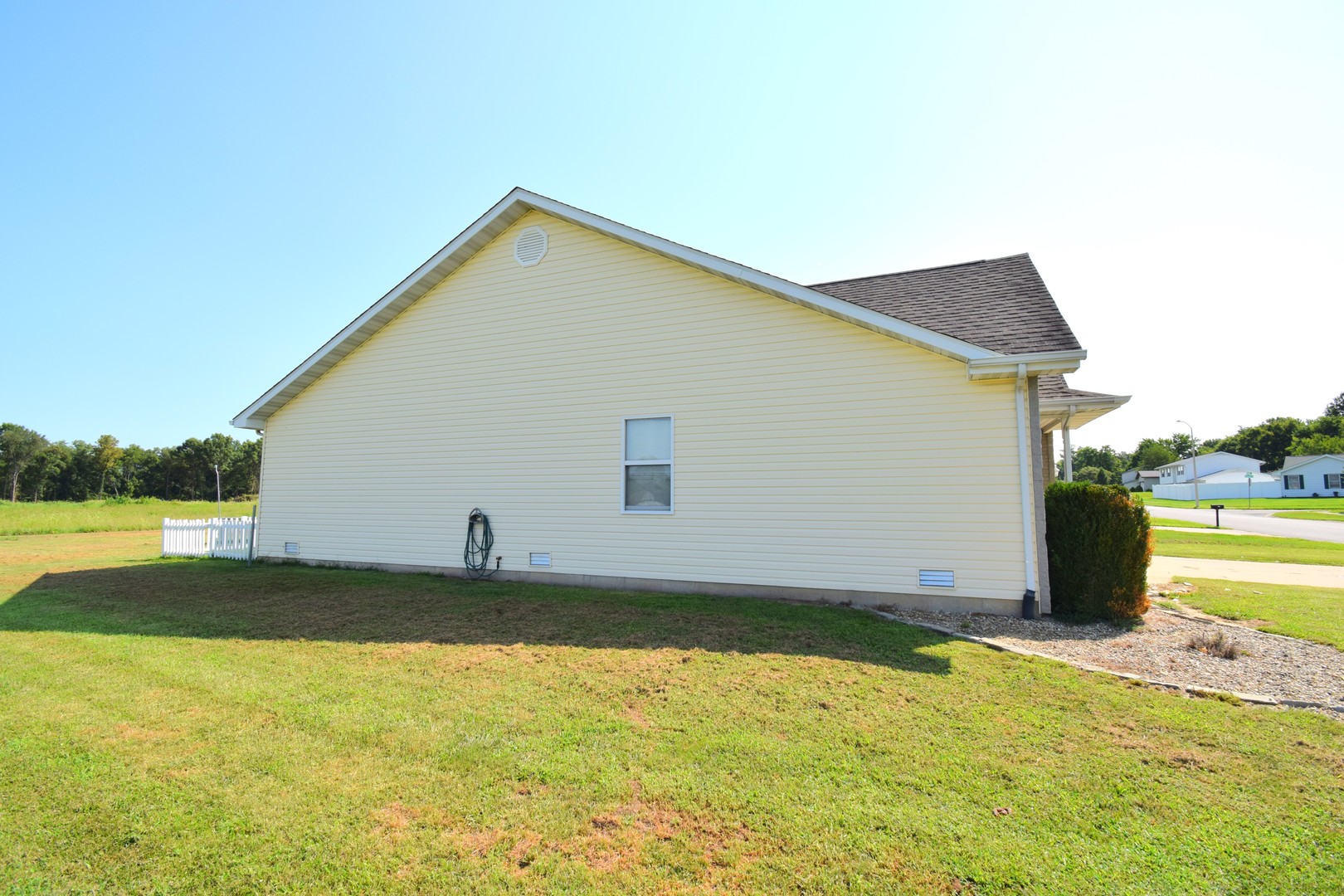 4304 Woodglen Lane Property Photo 2
