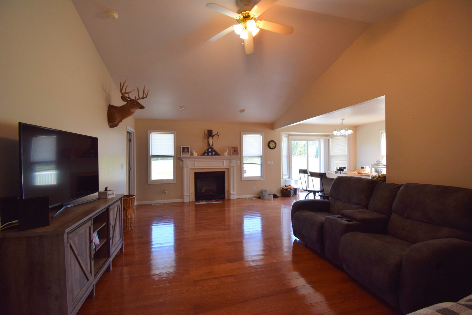 4304 Woodglen Lane Property Photo 7