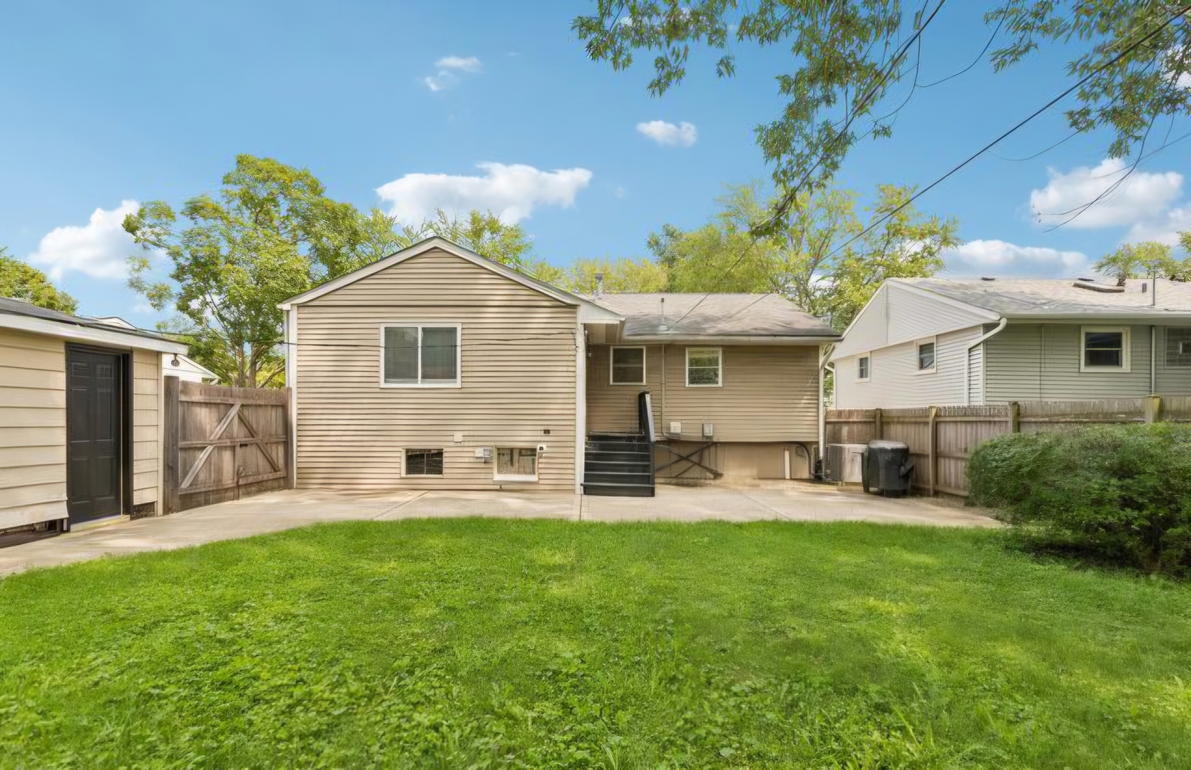 875 Larkdale Row Property Photo 28