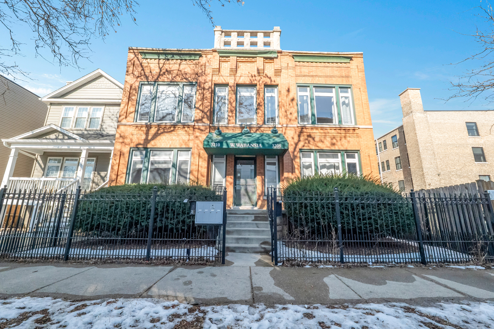 3208 W Wabansia Avenue 2e Property Photo 2