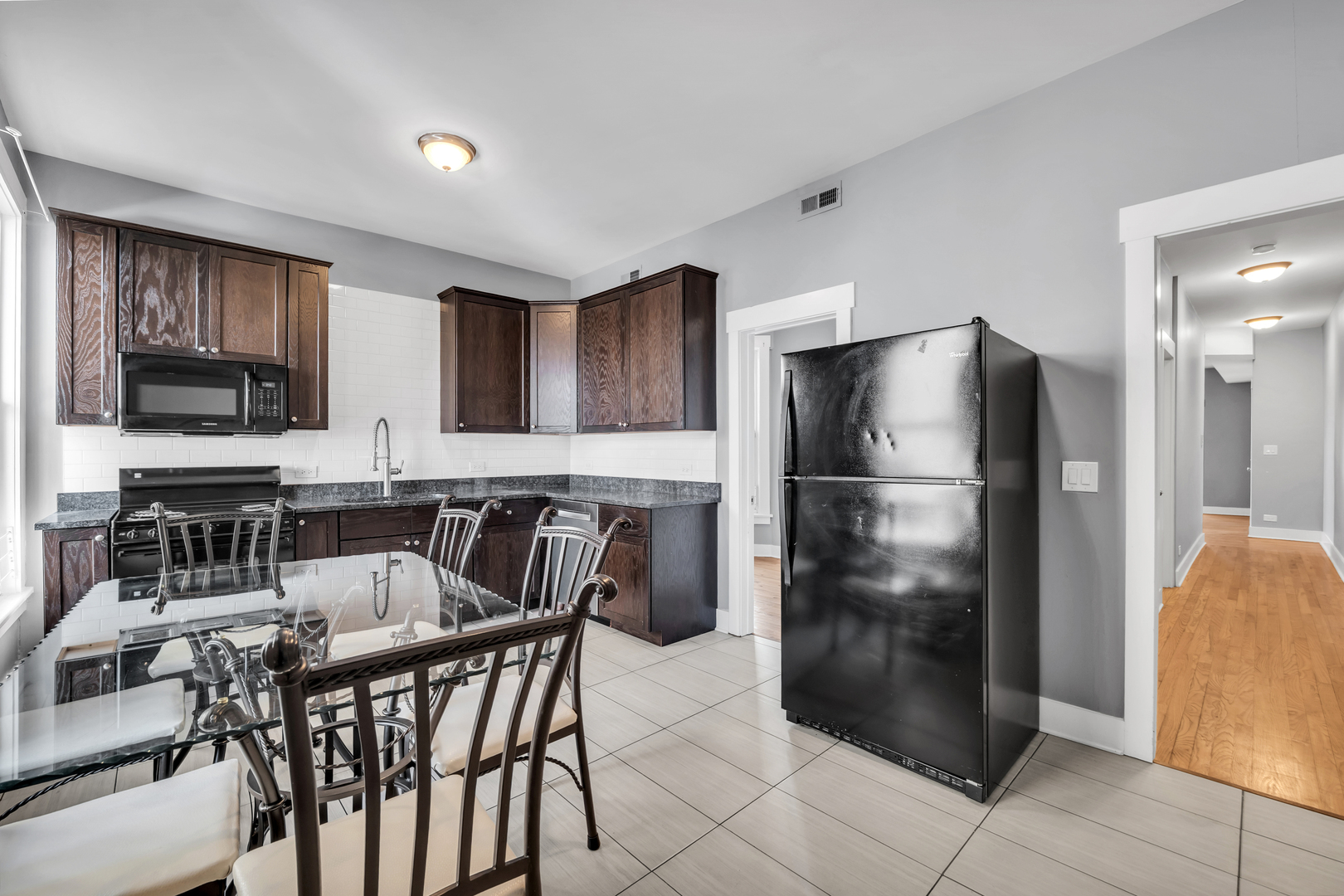 3208 W Wabansia Avenue 2e Property Photo 3