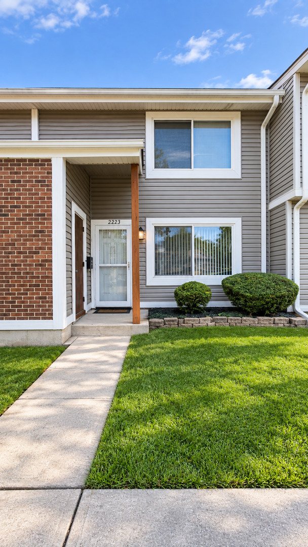 2223 Windsor Lane Property Photo 1