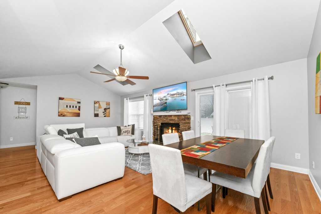 2121 Bridgewater Drive Property Photo 2