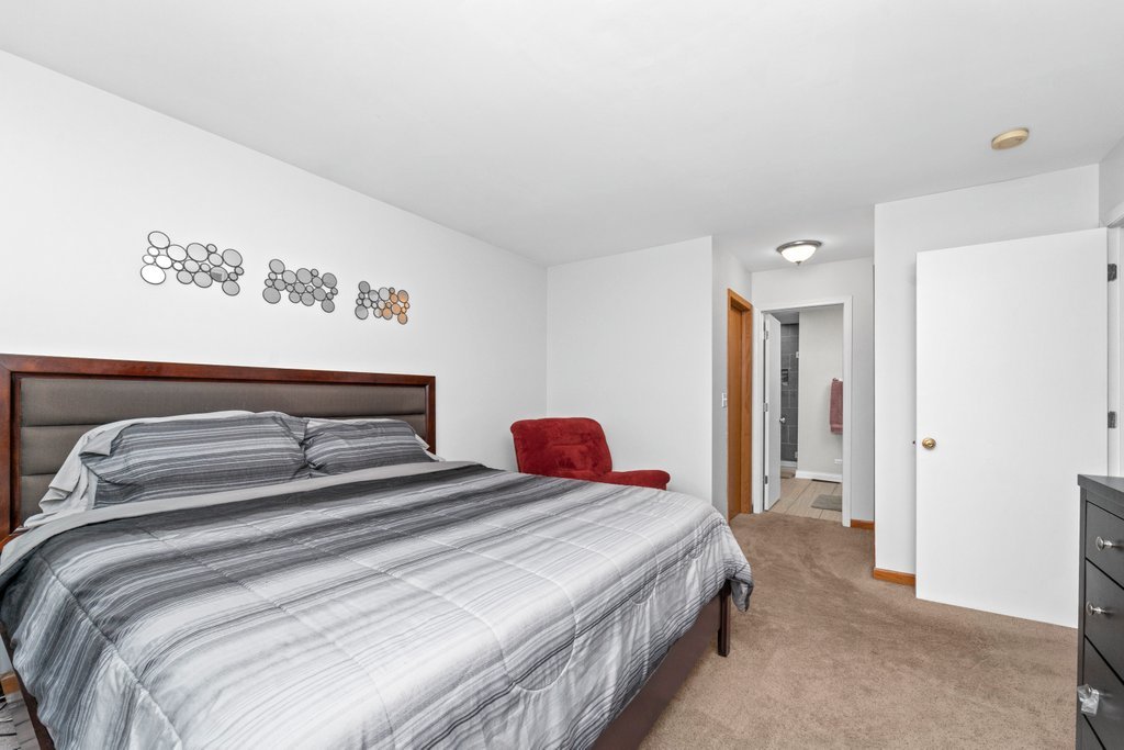 2121 Bridgewater Drive Property Photo 5