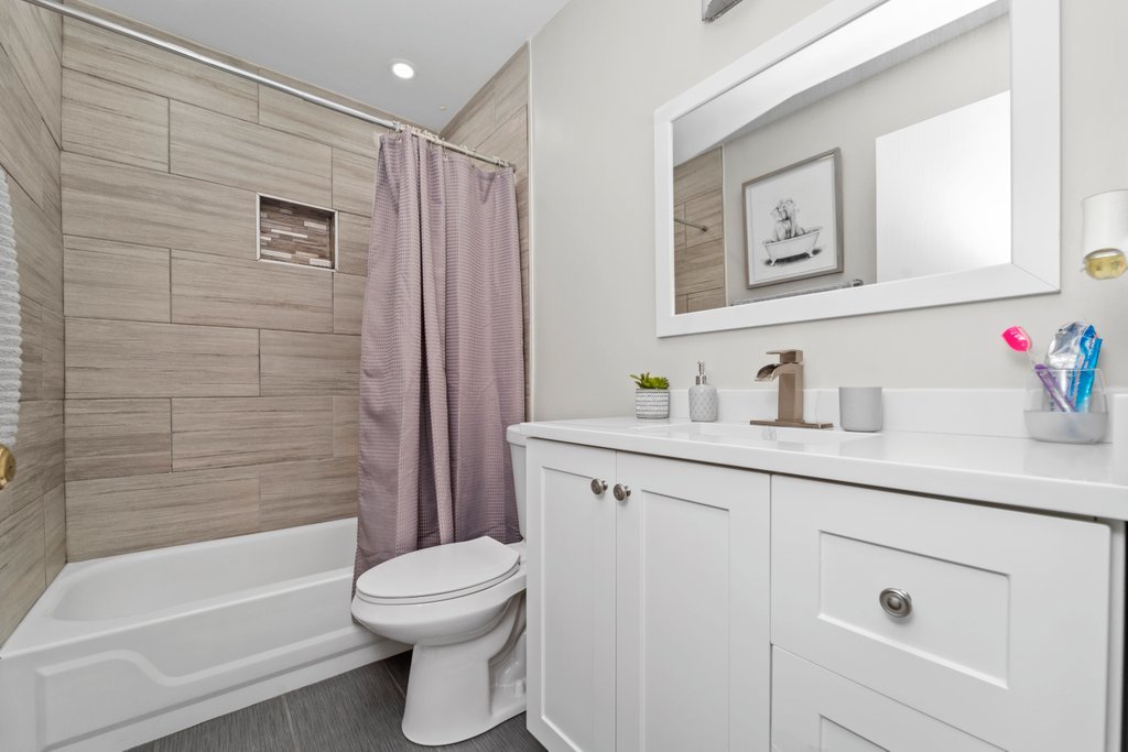2121 Bridgewater Drive Property Photo 10