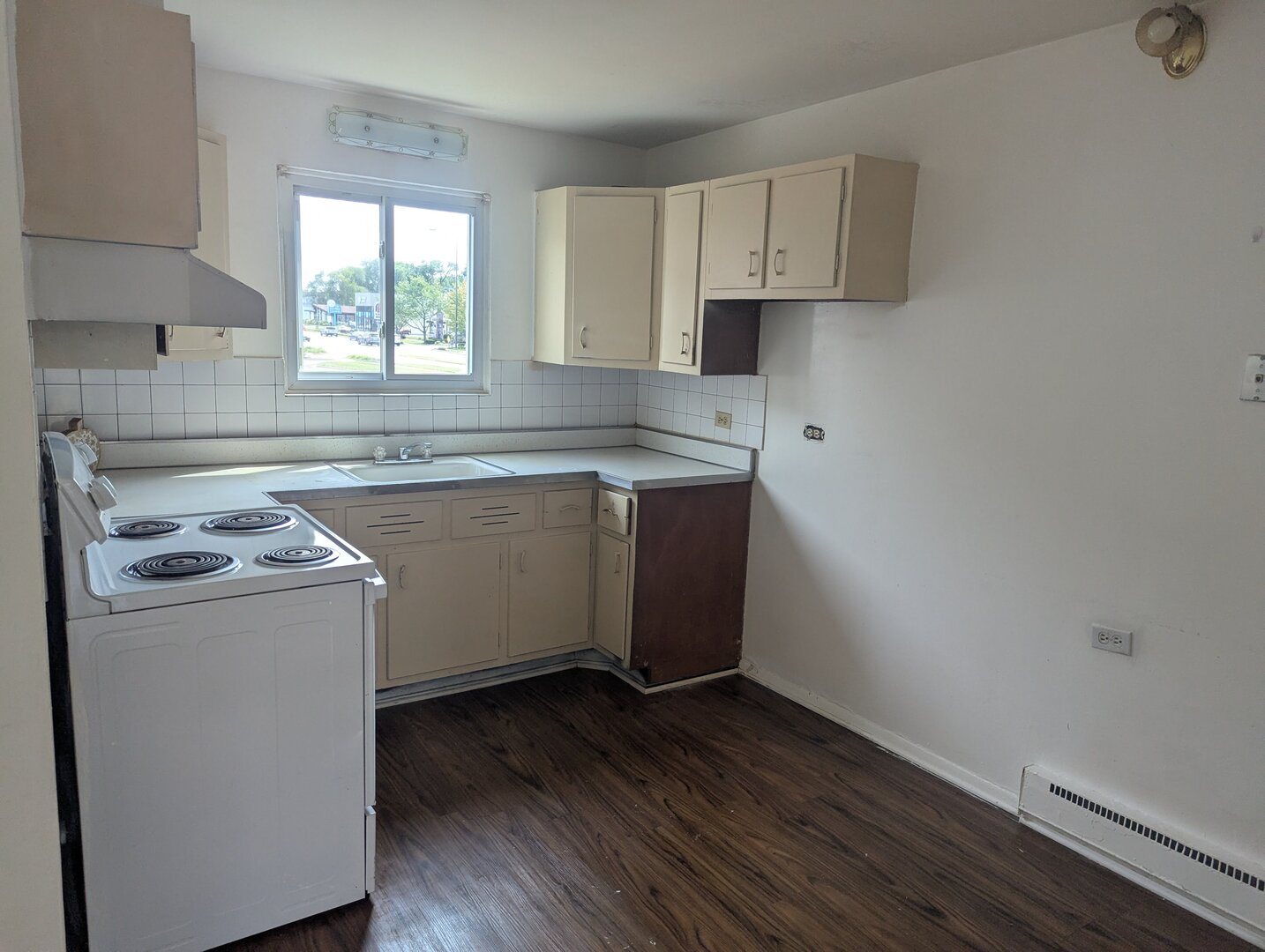 411 N Hicks Road Property Photo 12