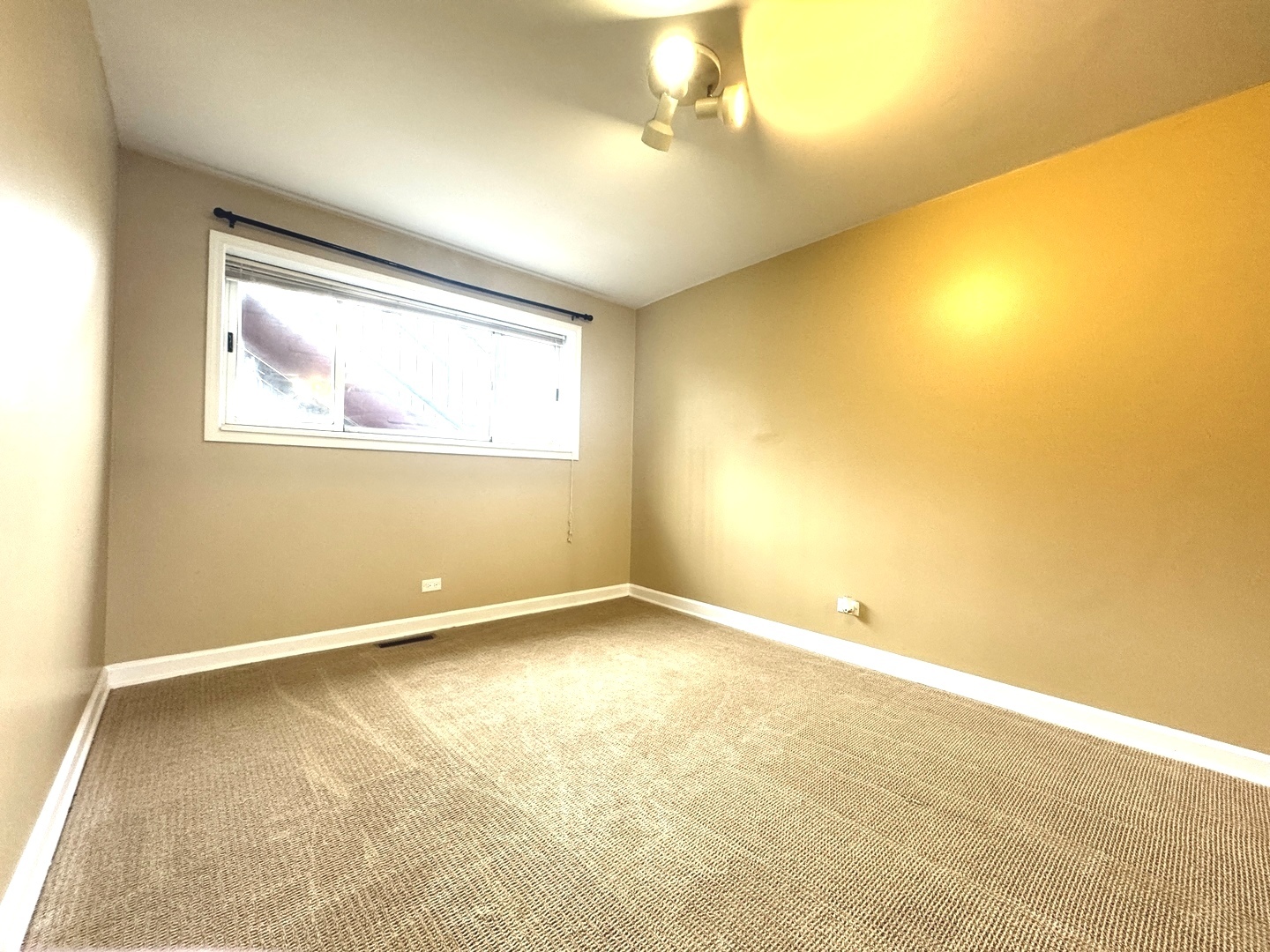 4035 N Keystone Avenue Property Photo 6