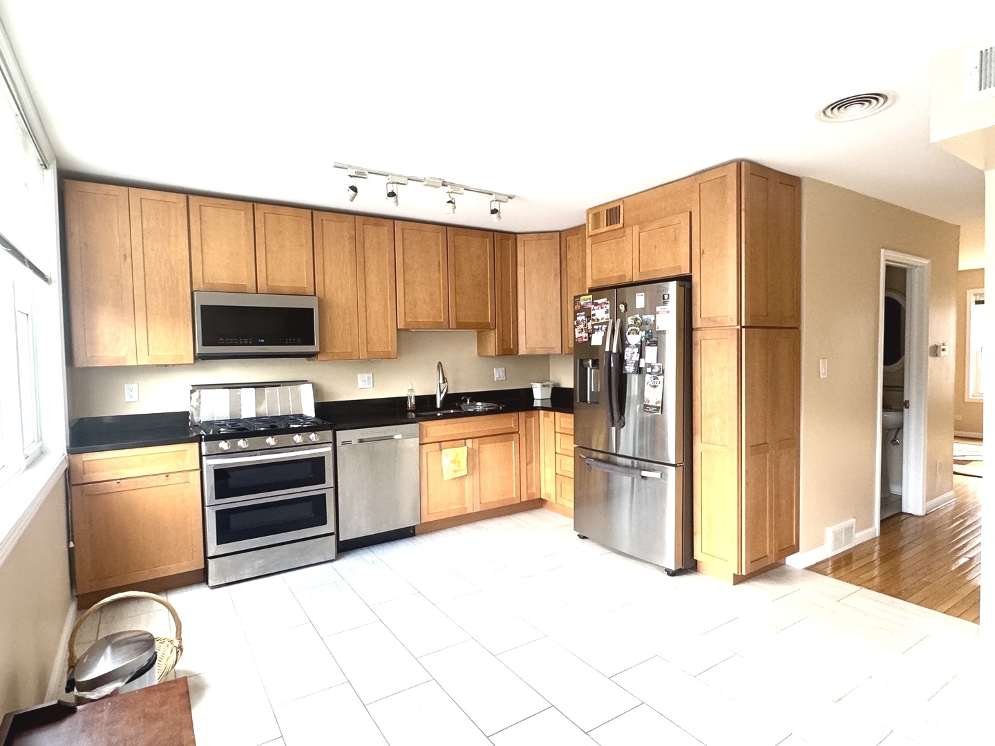 4035 N Keystone Avenue Property Photo 13