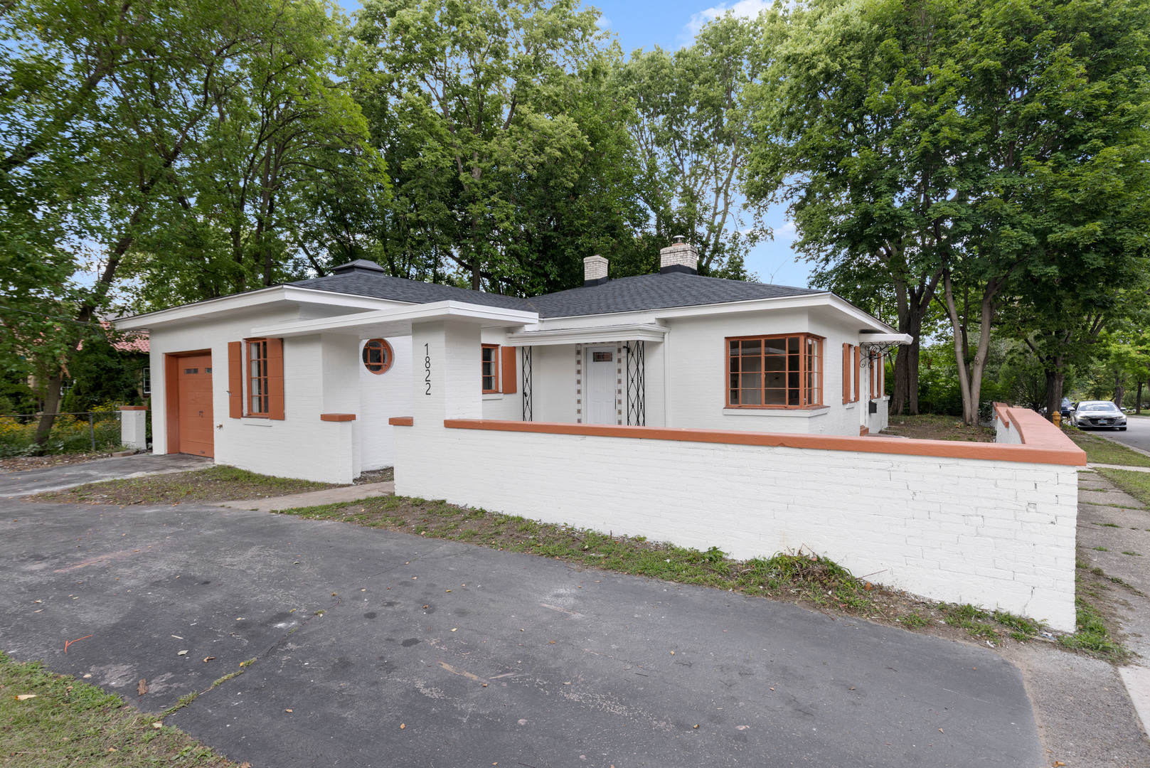 1822 E State Street Property Photo 1