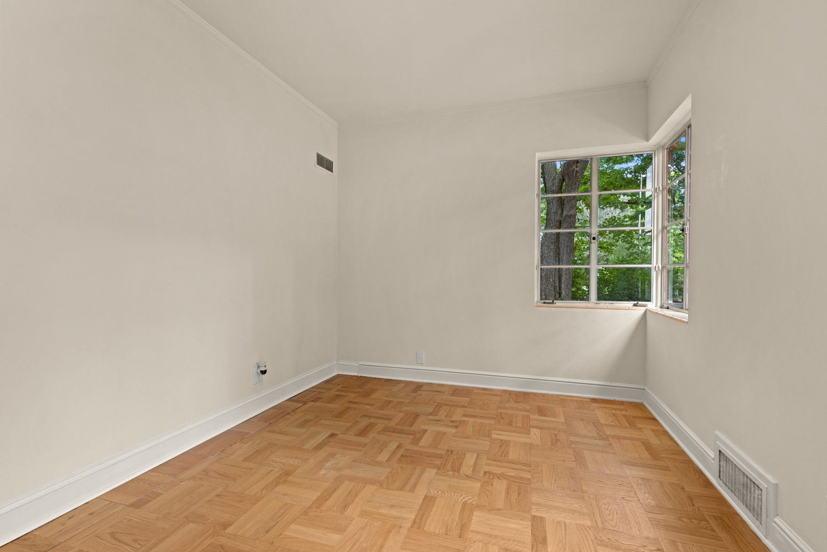 1822 E State Street Property Photo 12