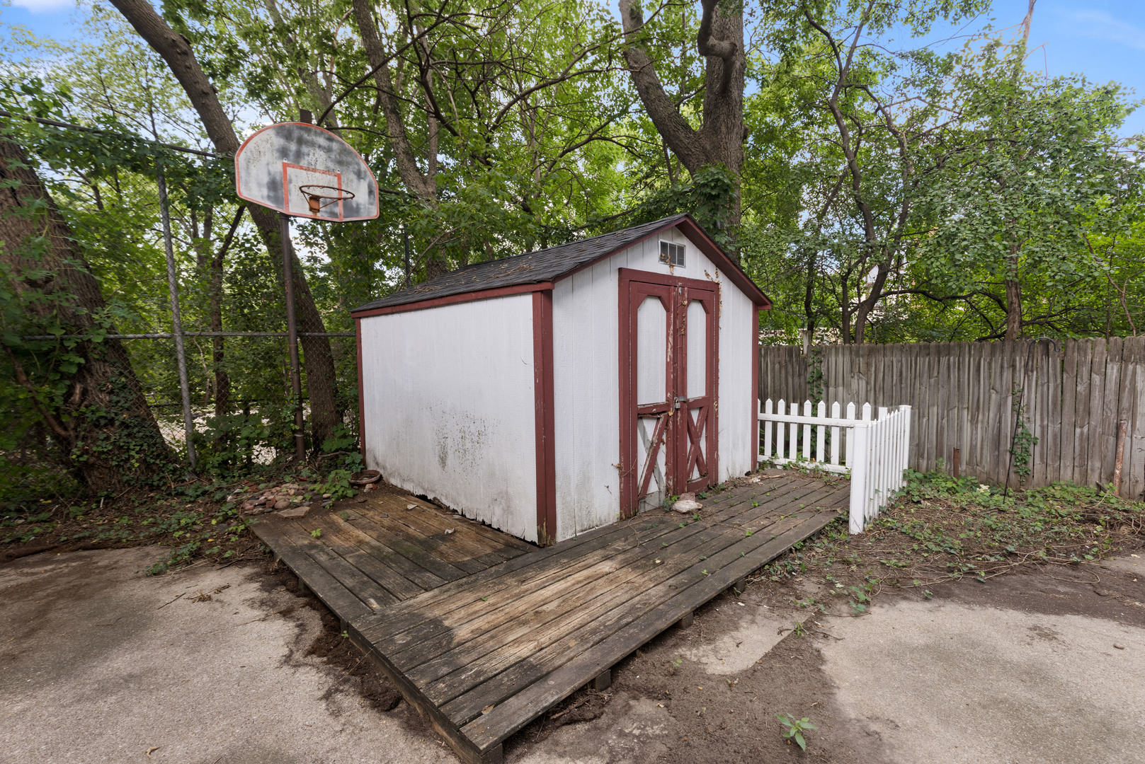1822 E State Street Property Photo 18