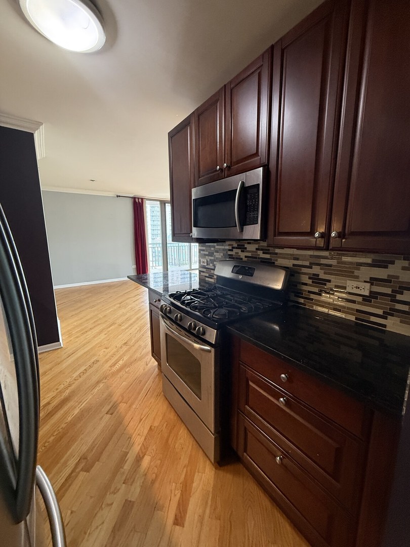 630 N State Street 1808 Property Photo 4
