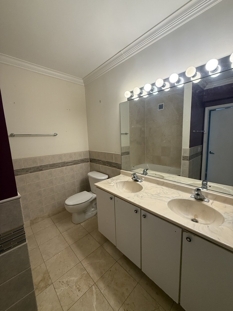 630 N State Street 1808 Property Photo 15