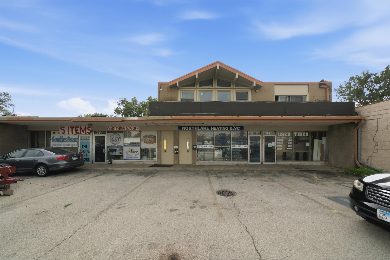 307 E North Avenue Property Photo 2
