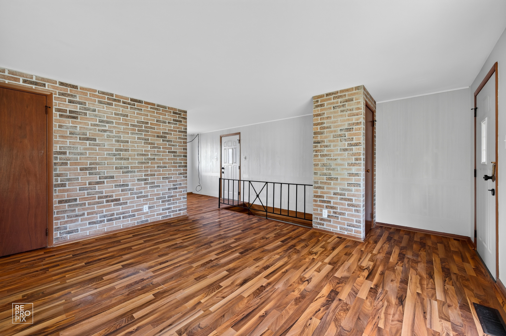 114 S Willow Lane Property Photo 4